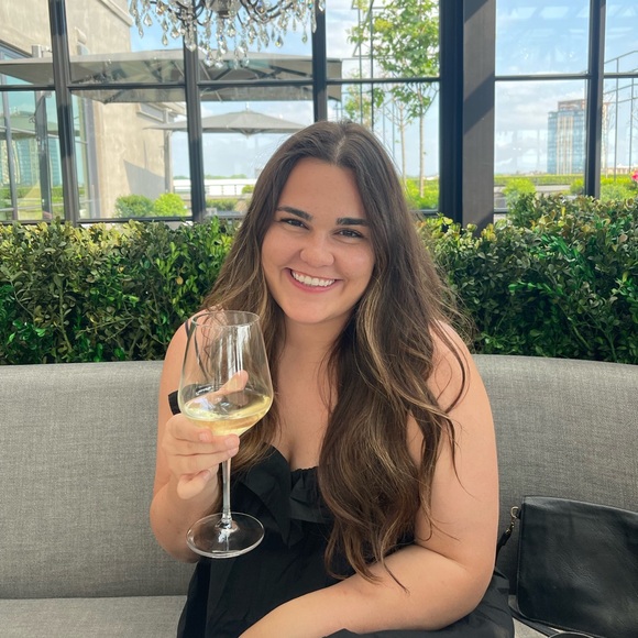 Meet your Posher, Kelsie - Picture 1 of 1